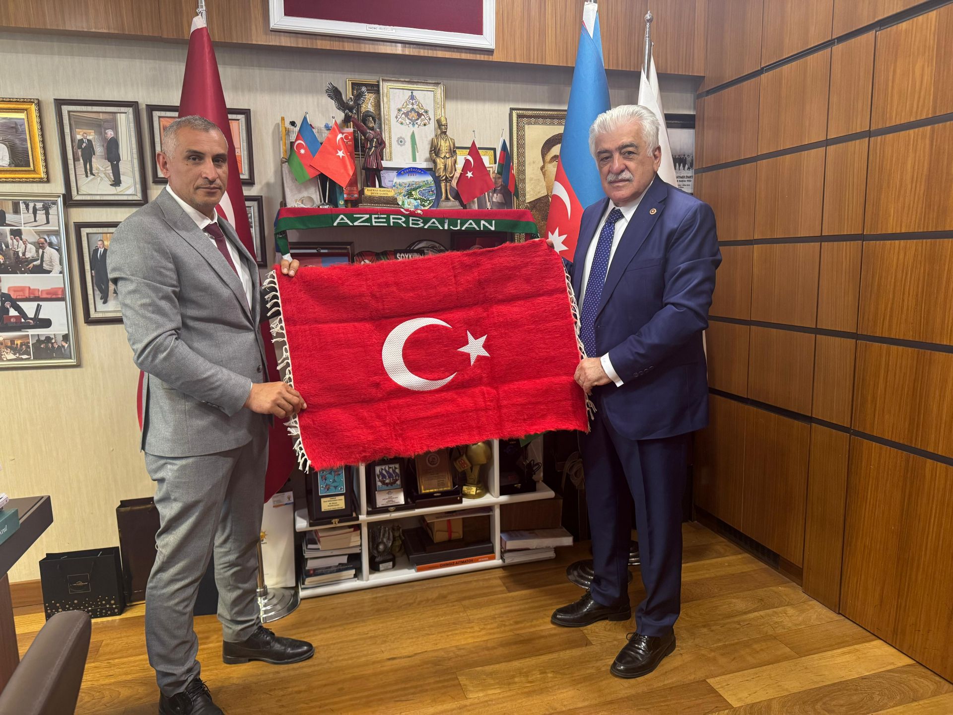 GAZİ MECLİSİNDEYİZ!